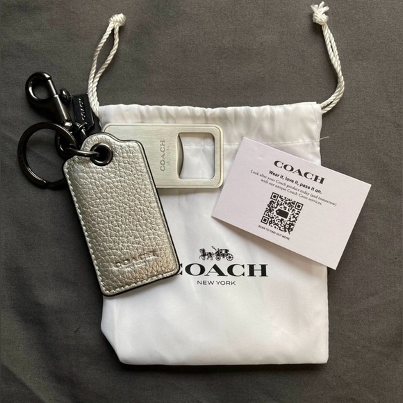 NWT Coach Bottle Opener Key Fob/Keychain/Bag Charm w/Dust Bag - Picture 2 of 4